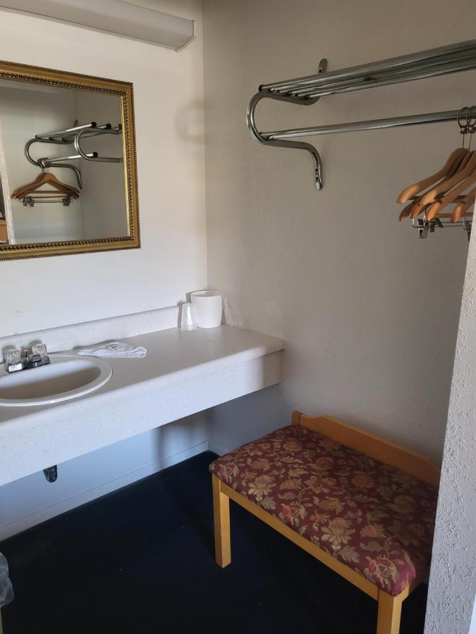 Rodeway Inn Brazil Eksteriør bilde